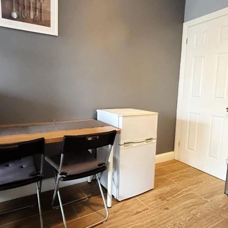 Shirley Apartments, Cozy Studio, Self Check In, 10 Min Drive To City Centre, Walking To Redbridge Train Station Southampton Ngoại thất bức ảnh