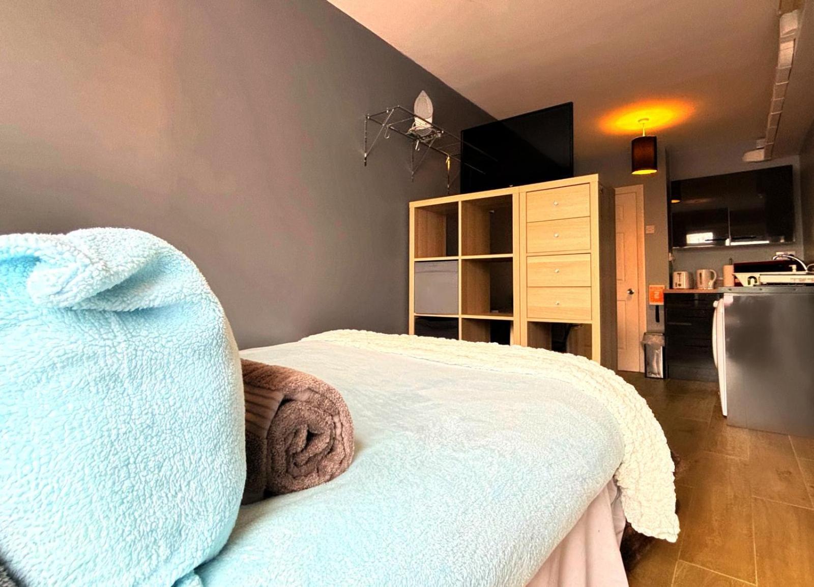 Shirley Apartments, Cozy Studio, Self Check In, 10 Min Drive To City Centre, Walking To Redbridge Train Station Southampton Ngoại thất bức ảnh