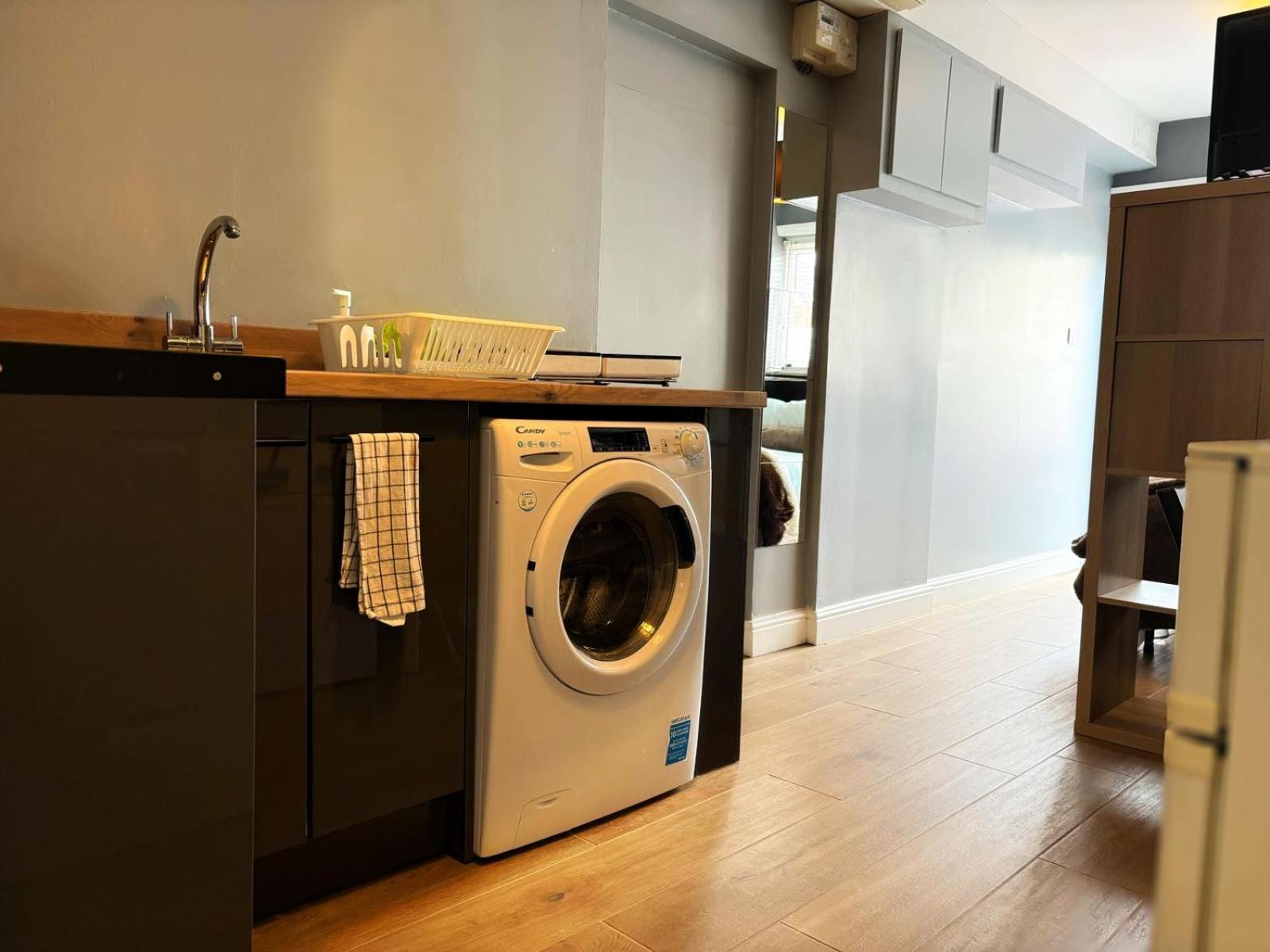 Shirley Apartments, Cozy Studio, Self Check In, 10 Min Drive To City Centre, Walking To Redbridge Train Station Southampton Ngoại thất bức ảnh